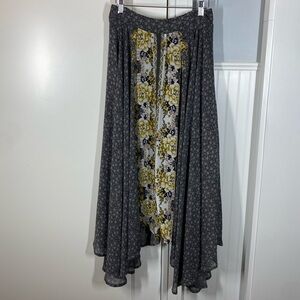 Floral Patterned Gray Skirt